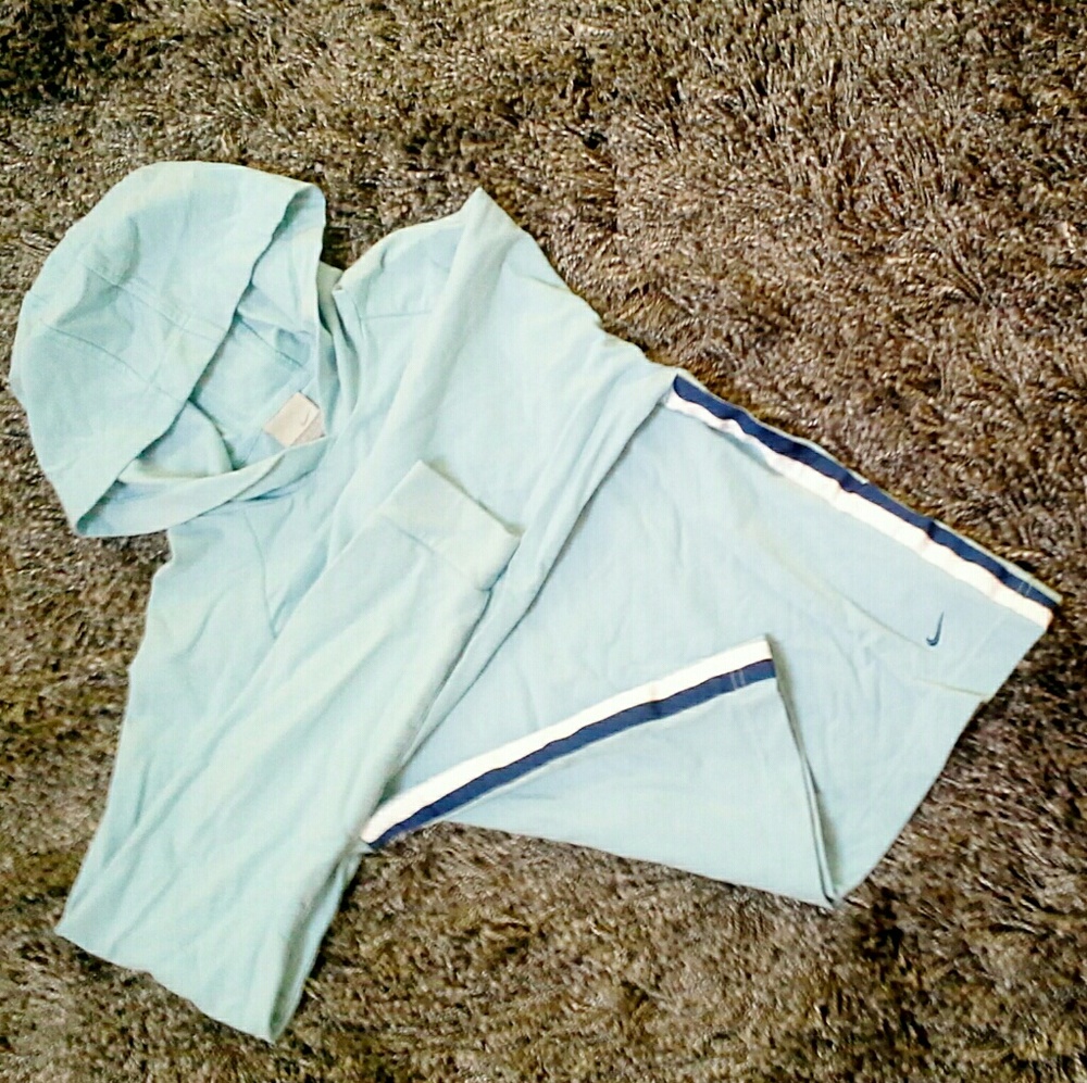 🎈Nike robin's egg blue hoodie - Picture 3 of 5